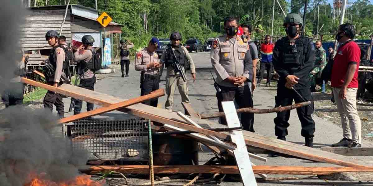polisi-amankan-lima-orang-diduga-terlibat-rusuh-pomako